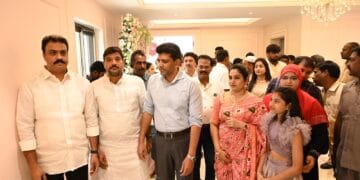 Dr. Pemmasani Chandrasekhar inaugurating Skin Perfect Hospital Guntur in Kothapet