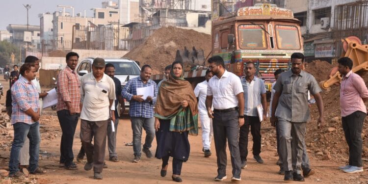 Shankar Vilas ROB construction works inspected by Collector in Guntur