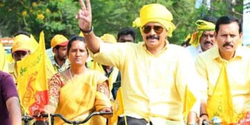 Arimilli Radhakrishna leading cycle rally from Tanuku to Attili