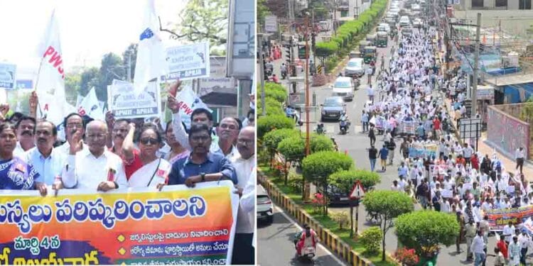 Journalists participating in the Chalo Vijayawada Journalists Rally from Raghavaiah Park to Tummalapalli Kalakshetram in Vijayawada