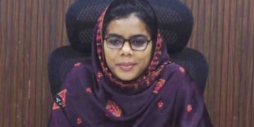 Guntur Collector Thameem Ansariya giving message to SSC students