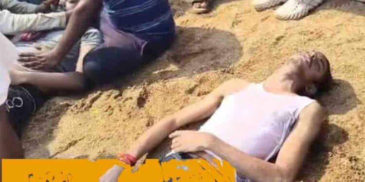 Rescue teams searching for missing B.Tech students in Godavari River near Bhadrachalam