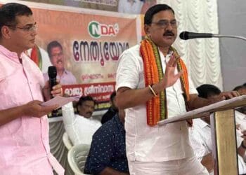 Union Minister Srinivasa Varma addressing NDA leaders during Chalakudy tour