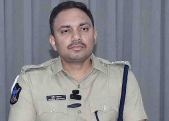 Nandyal SP Sunil Shoran issuing cricket betting warning during IPL