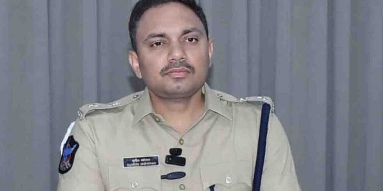 Nandyal SP Sunil Shoran issuing cricket betting warning during IPL