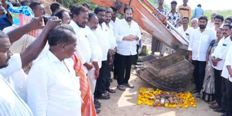 Nellore Rural MLA Kotamreddy Sridhar Reddy laying Mulamudi Bridge Foundation Stone at Mulamudi village