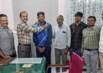 Proddutur Polytechnic student wins silver medal in discus throw