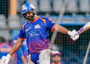 Rohit Sharma leading Mumbai chase against Kolkata in IPL