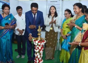 Collector Lakshmisha at V-Cart Exhibition Vijayawada addressing women entrepreneurs