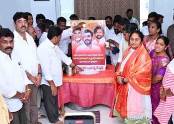Vaddera community members performing milk abhishekam for AP leaders after mining lease allocation announcement