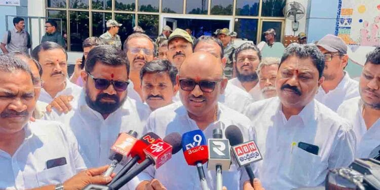 Sudhakar Yadav addressing media on Puttah Mahesh Kumar drug allegations