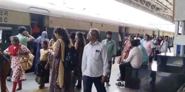 Bengaluru Narsapur Train Robbery near Bapatla railway station