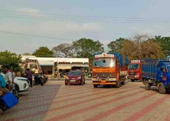 Diesel shortage in Parchur causing long queues at petrol bunk