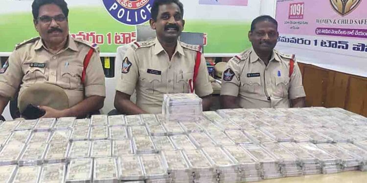 Fake Currency Gang Busted Bhimavaram police seized dummy notes ₹2 crore