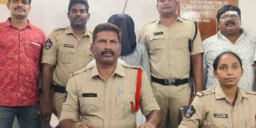 Inter-District Thief Arrested in Narsapuram with stolen gold and silver