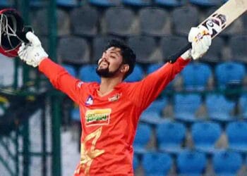 Sameer Rizvi batting against Lucknow Super Giants in IPL match